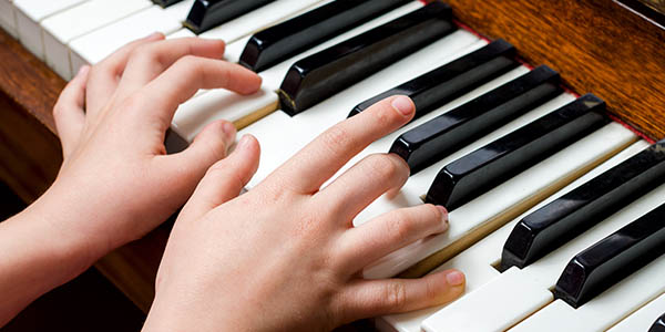 Easy to follow guidelines for learning to play piano as an adult