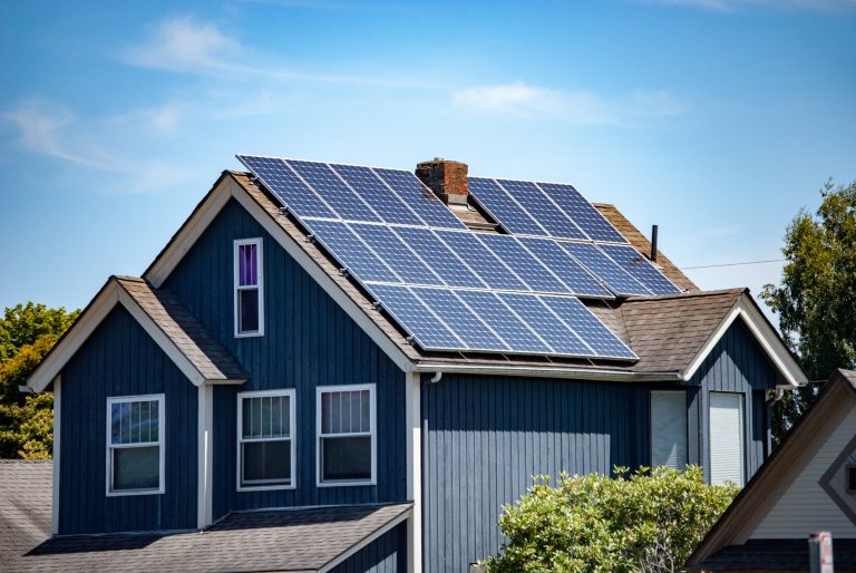 Saving Money with the Sun: A Complete Guide to Solar-Powered Homes
